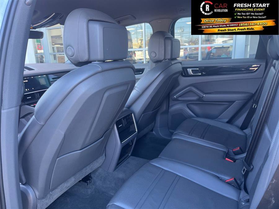 Used 2019 Porsche Cayenne image 36