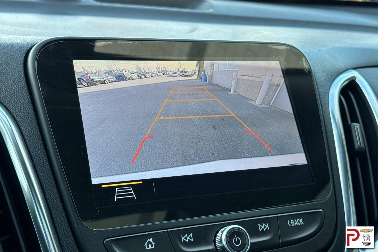 Used 2021 Chevrolet Equinox LT image 23