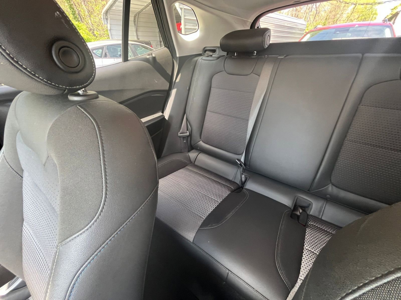 Used 2025 Chevrolet Trax LT FWD image 34