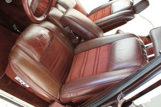 Used 1989 Jeep Grand Wagoneer image 21