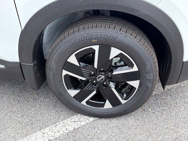 New 2026 Nissan Kicks SV w/ Cold Weather Package AWD/4WD image 10