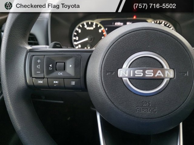 Used 2023 Nissan Rogue S image 25