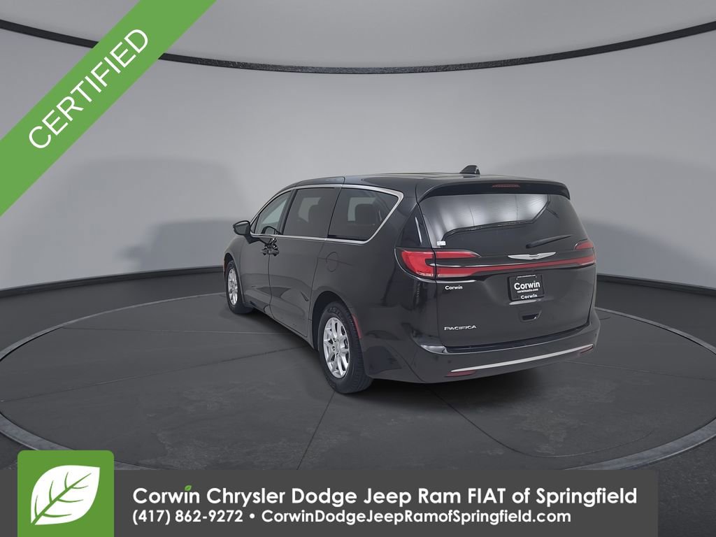 Certified 2023 Chrysler Pacifica Touring-L image 13