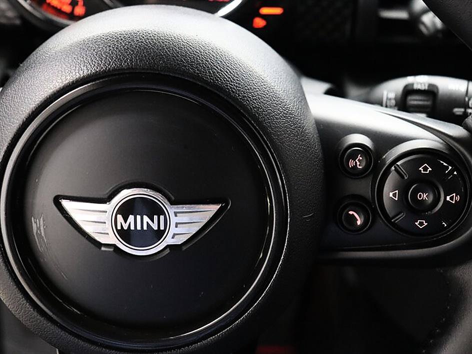 Used 2014 MINI Cooper S FWD image 32
