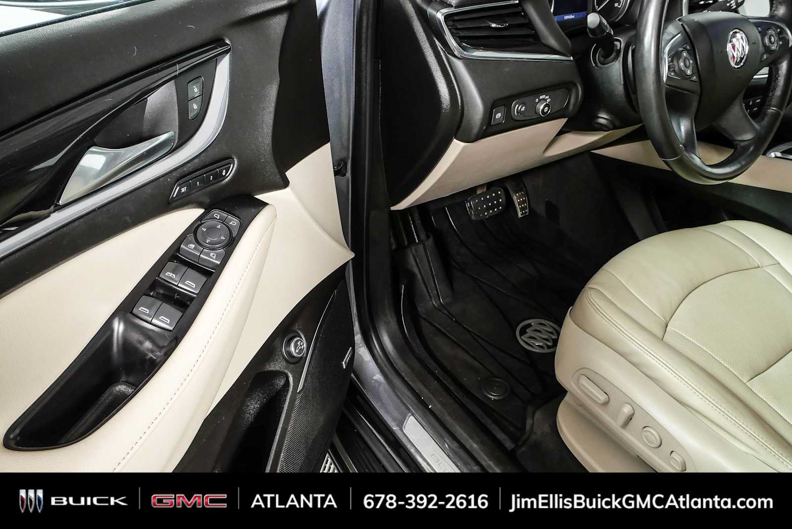 Used 2020 Buick Enclave Premium w/ Sun and Sites Package FWD image 8