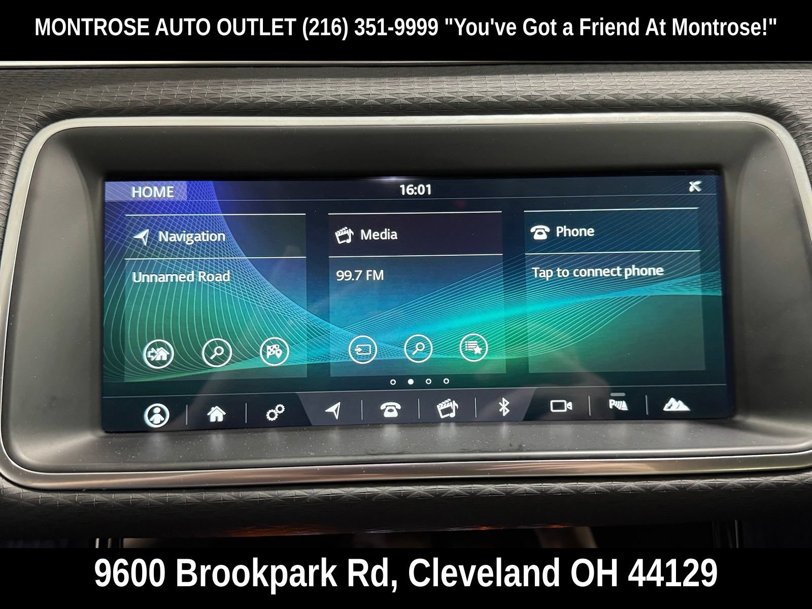 Used 2020 Land Rover Range Rover Evoque S AWD/4WD image 27