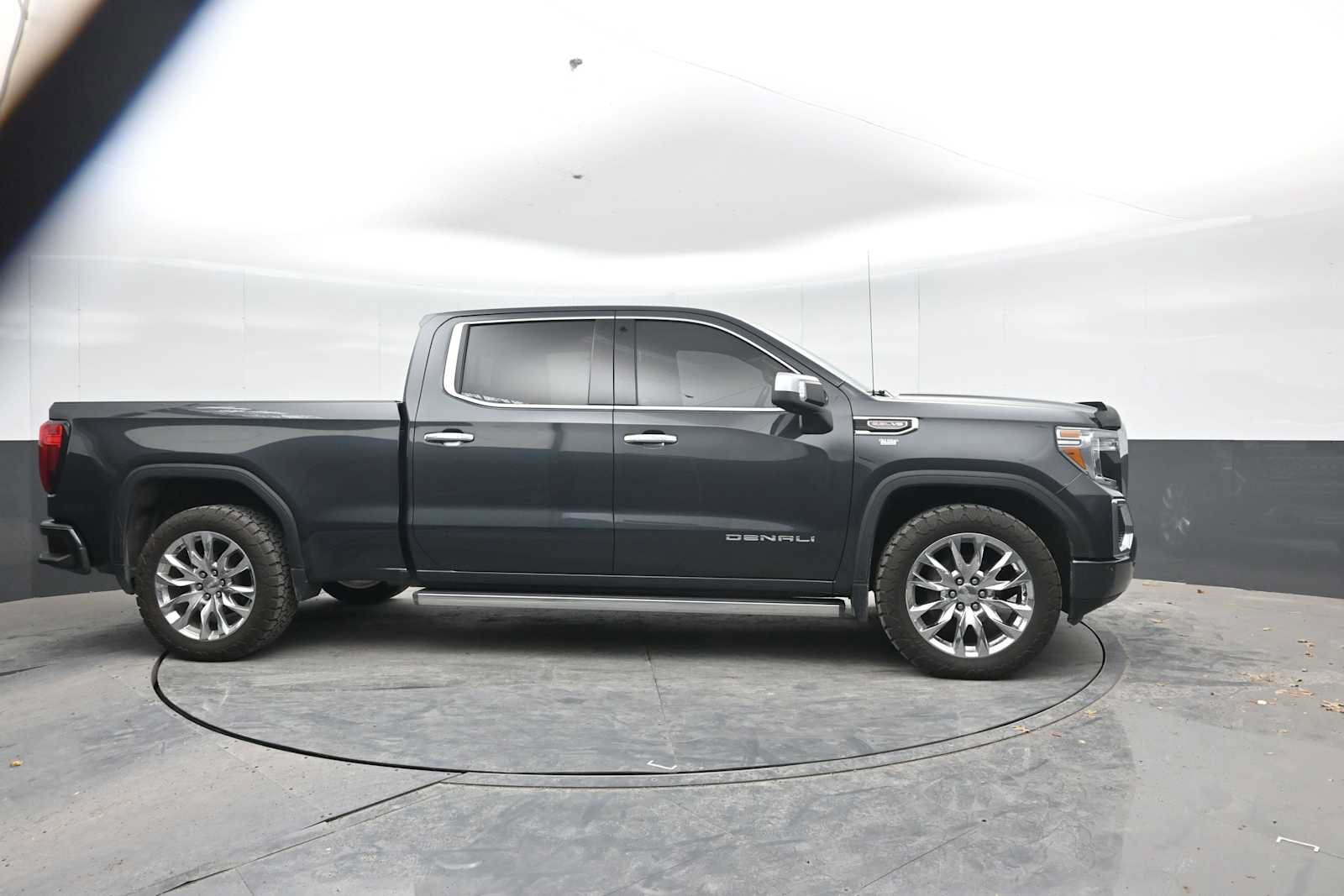 Used 2021 GMC Sierra 1500 Denali w/ Denali Ultimate Package AWD/4WD image 9