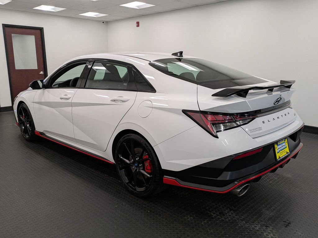 Used 2025 Hyundai Elantra N Base image 6