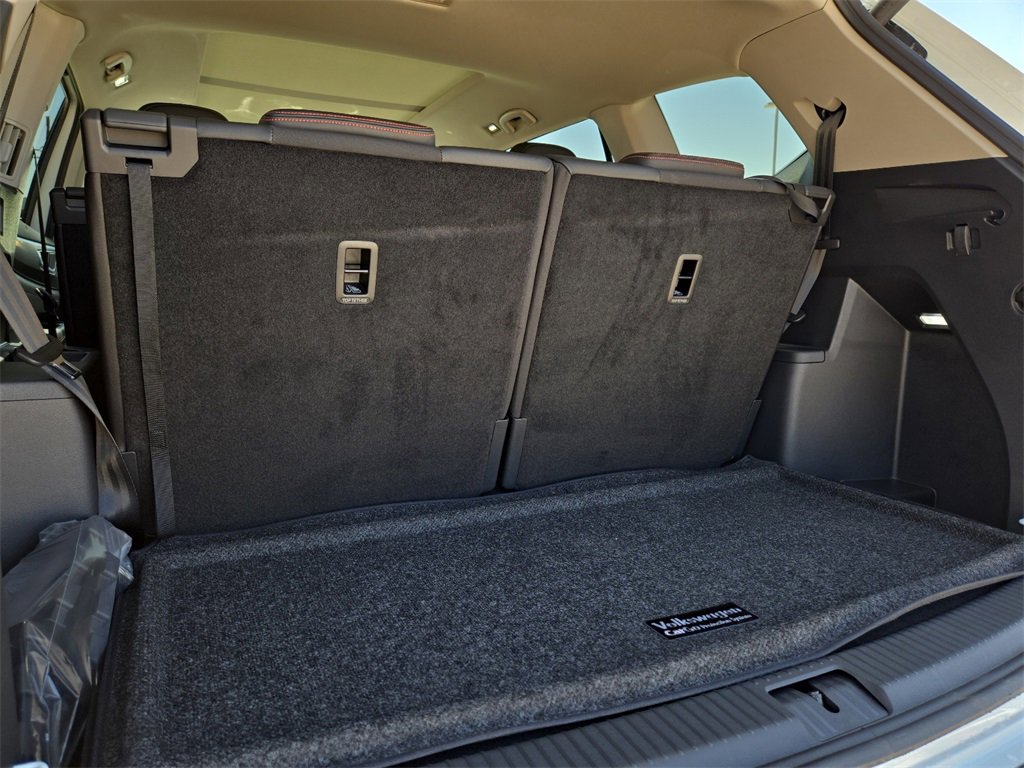 New 2025 Volkswagen Atlas Peak Edition SE image 14
