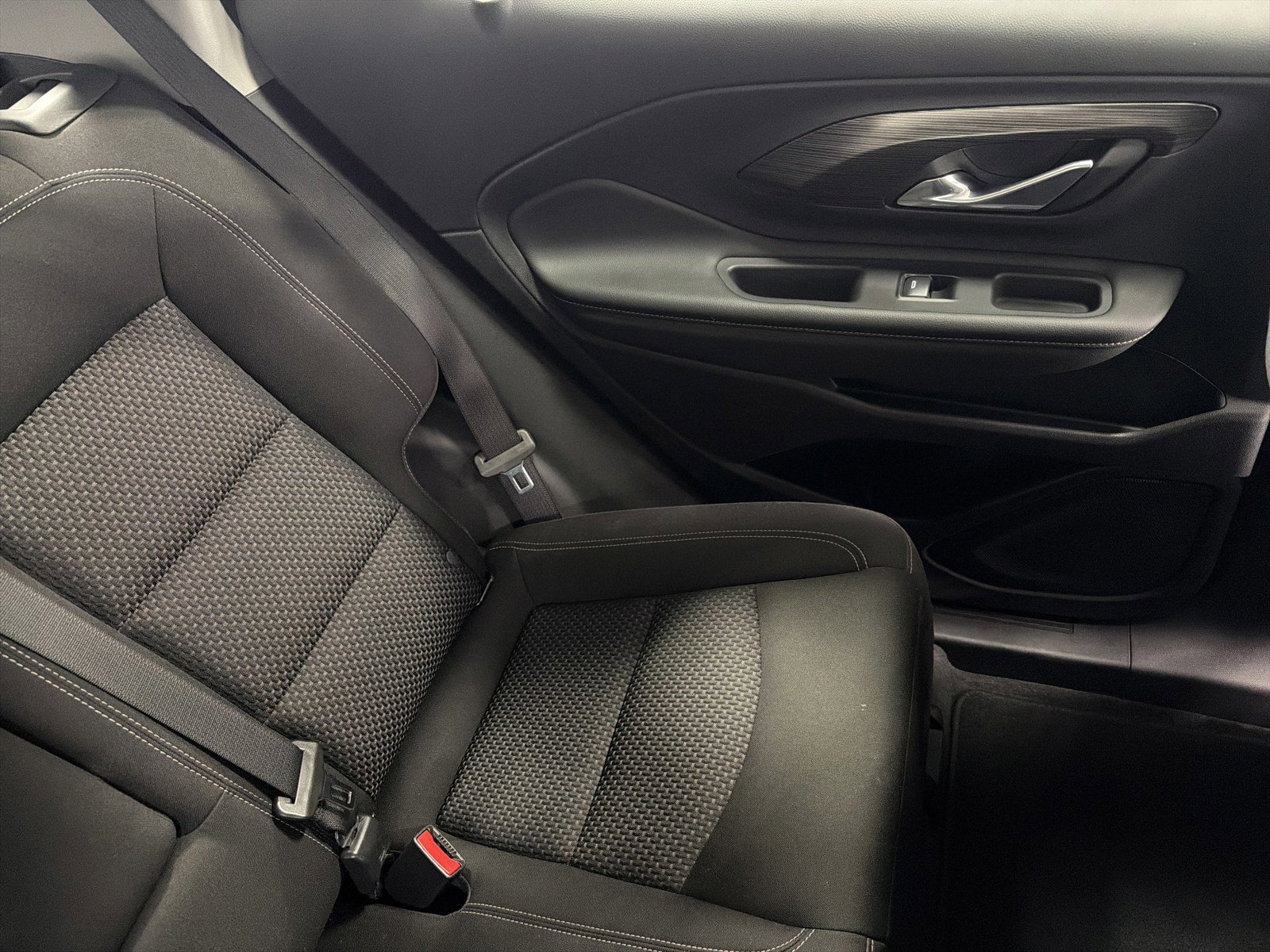 Used 2024 GMC Terrain SLE image 14