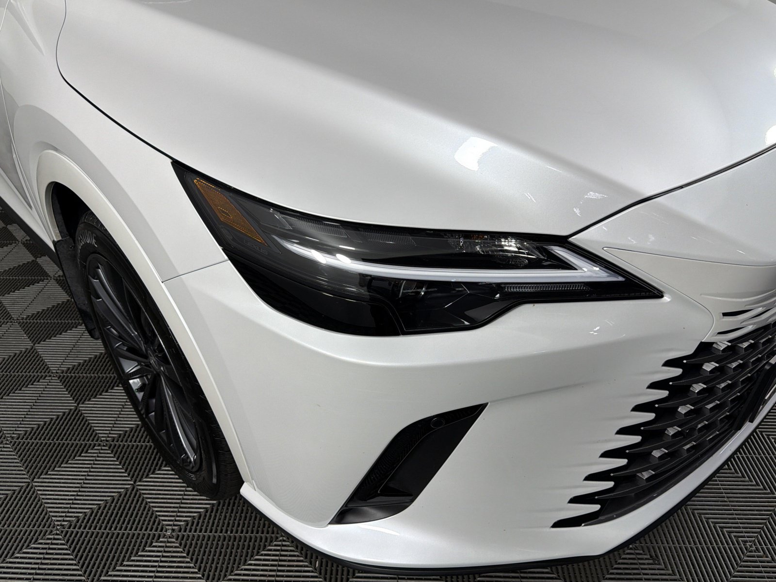 Certified 2025 Lexus RX 350h AWD/4WD image 33