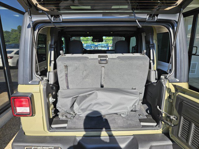 Used 2026 Jeep Wrangler Sport AWD/4WD image 10