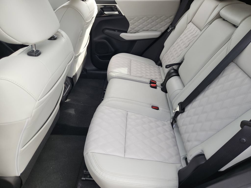 Used 2024 Mitsubishi Outlander SEL FWD image 21