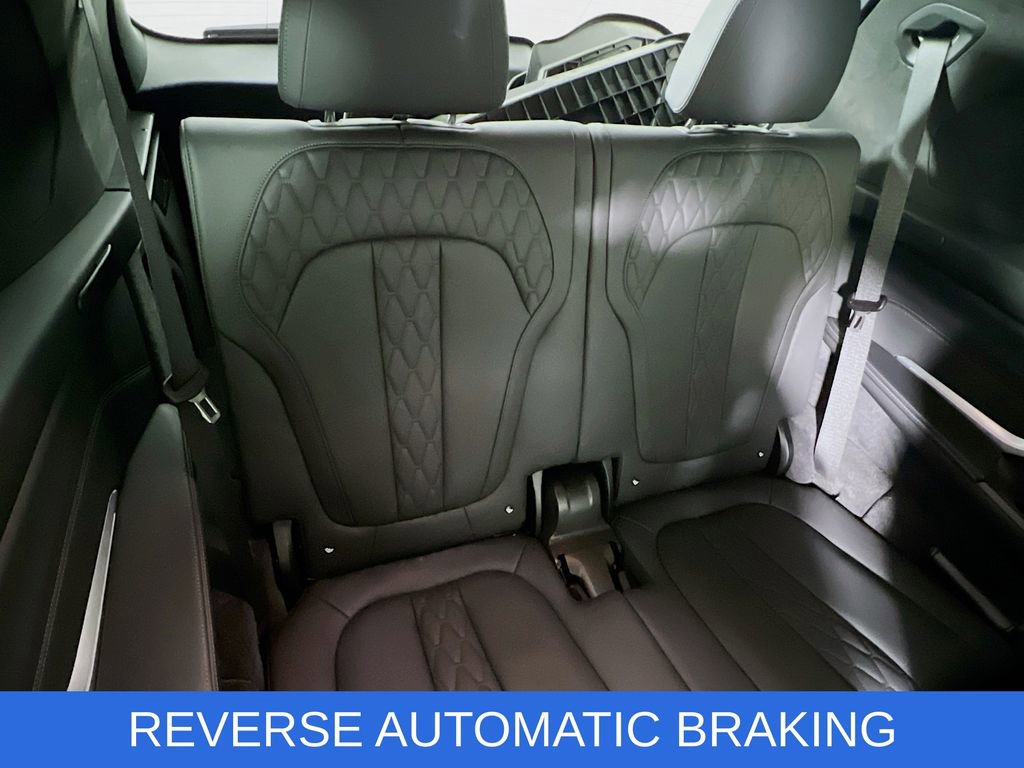 Used 2025 BMW X7 M60i w/ Executive Package image 30