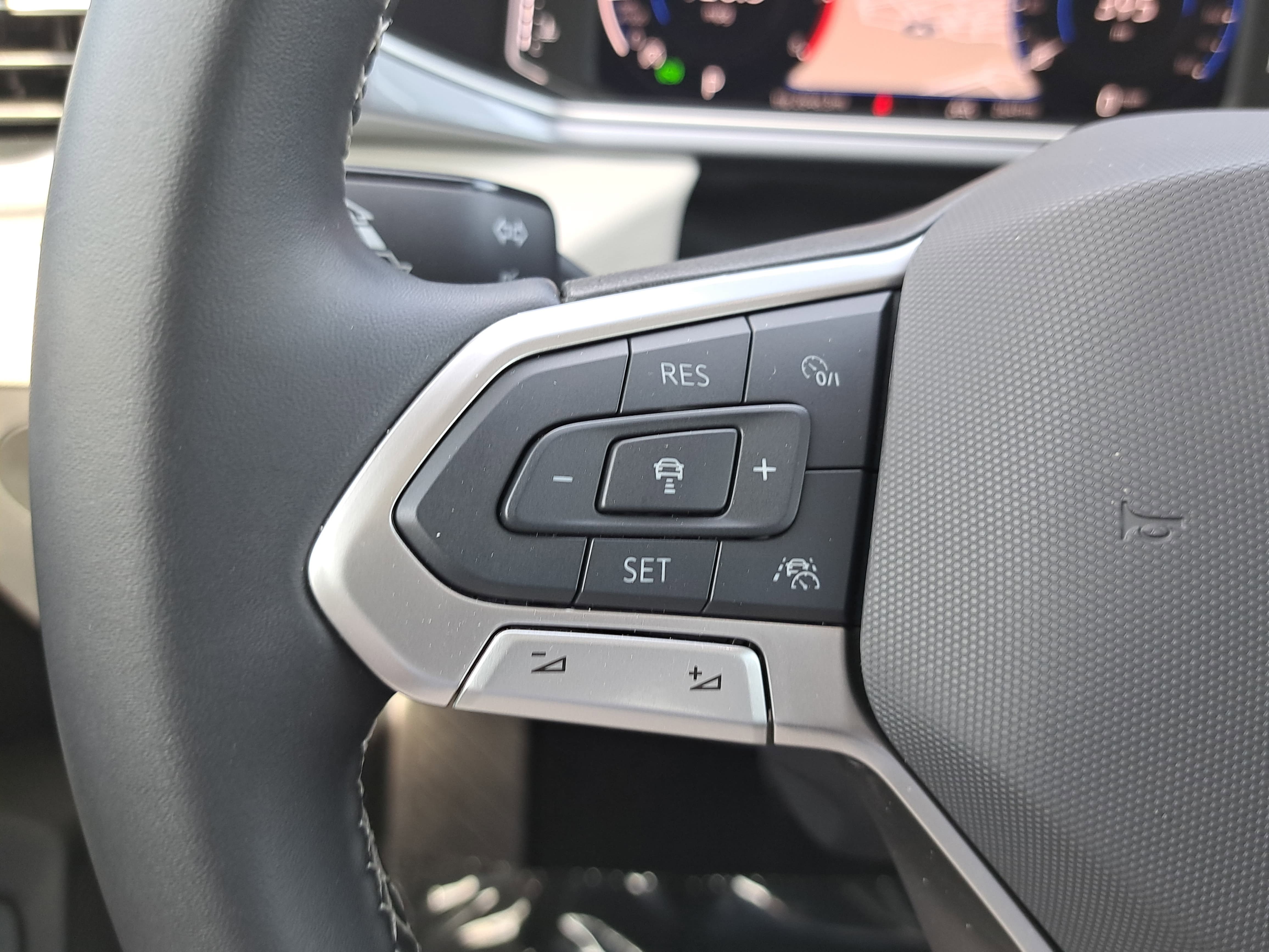 Certified 2025 Volkswagen Taos SEL AWD/4WD image 16