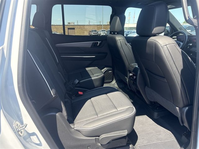 Certified 2026 Buick Enclave Sport Touring w/ Power Package AWD/4WD image 28