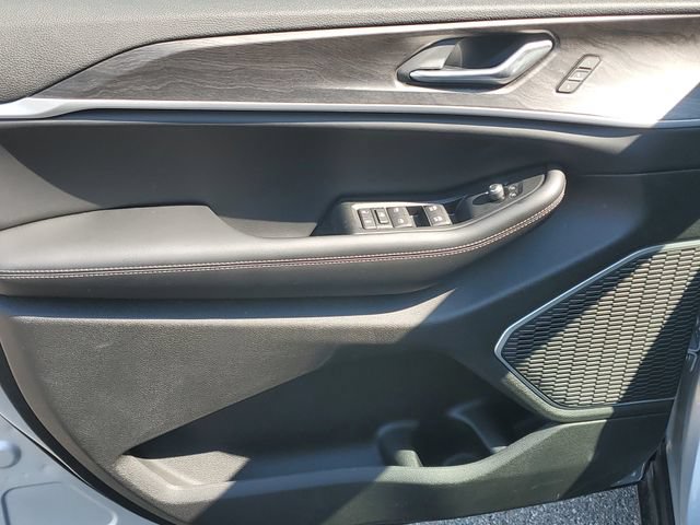 New 2026 Jeep Grand Cherokee L Limited w/ Limited Altitude Package AWD/4WD image 18