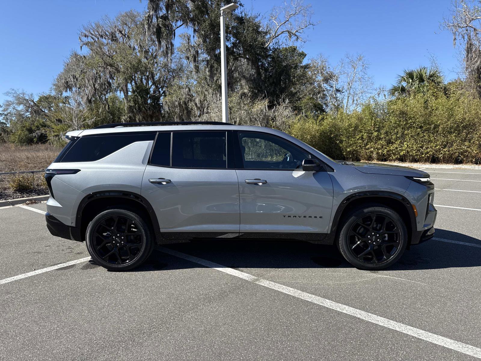 New 2026 Chevrolet Traverse RS FWD image 2