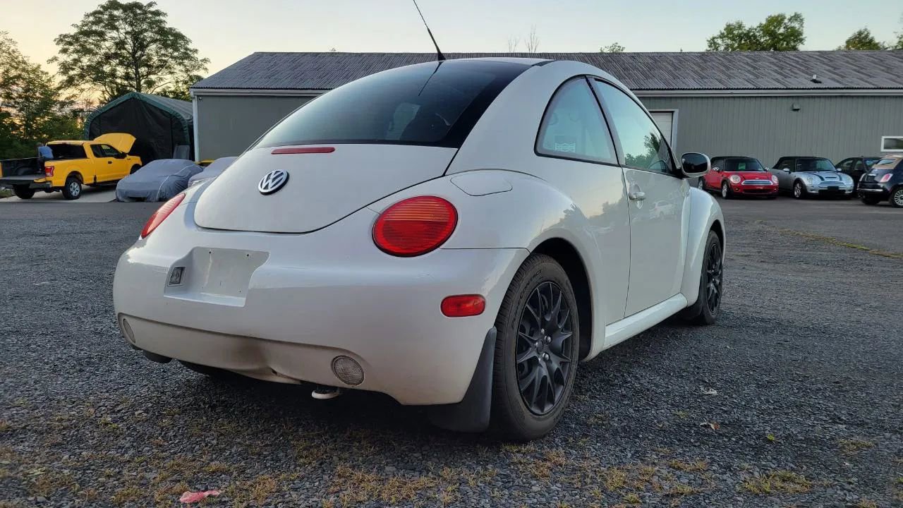 Used 2001 Volkswagen Beetle GLS image 2