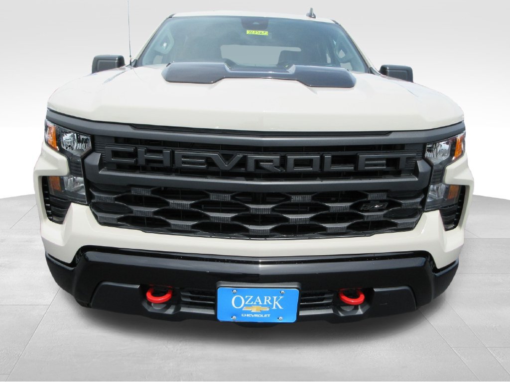 New 2026 Chevrolet Silverado 1500 Custom Trail Boss w/ LPO, Dark Essentials Package AWD/4WD image 9