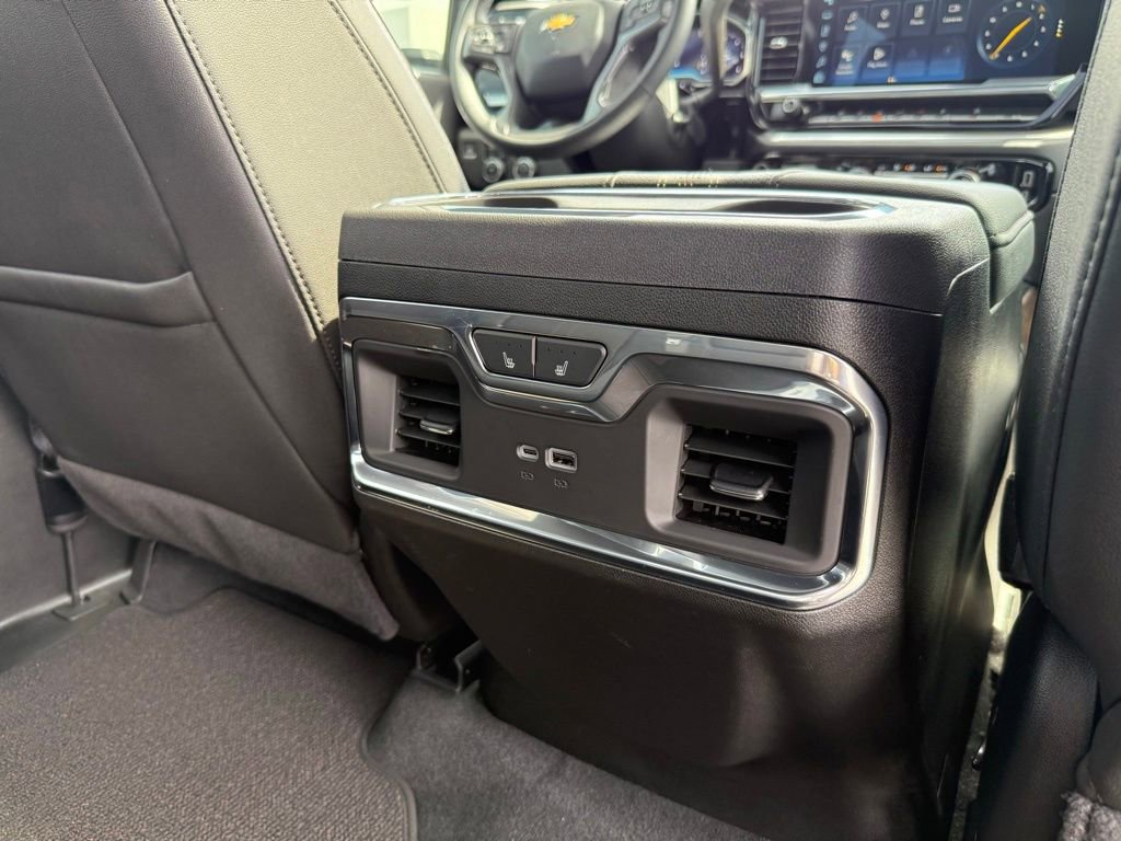Used 2024 Chevrolet Silverado 3500 High Country w/ High Country Premium Package image 21