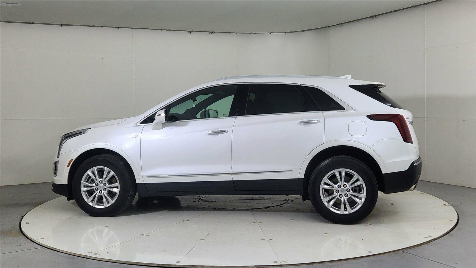 Used 2023 Cadillac XT5 Luxury image 4