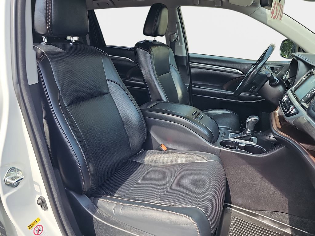 Used 2018 Toyota Highlander Limited Platinum AWD/4WD image 12