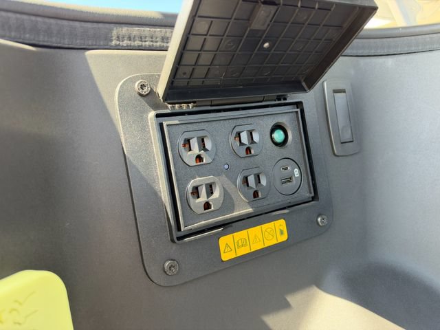 Used 2024 Ford F150 Lightning Lariat AWD/4WD image 17