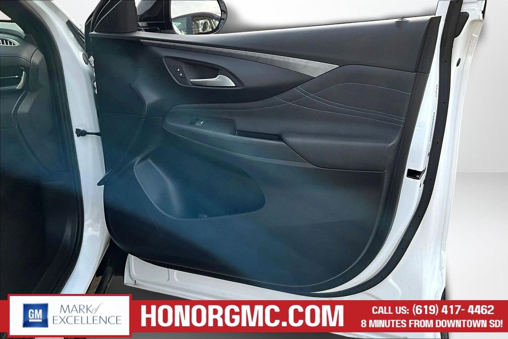 Used 2025 Buick Envista Sport Touring image 26
