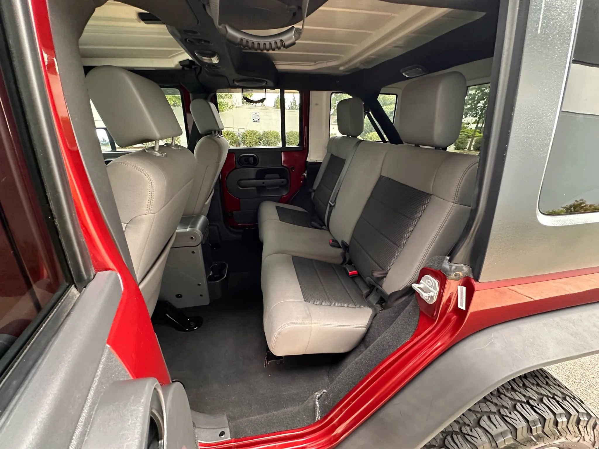 Used 2010 Jeep Wrangler Unlimited Rubicon w/ Dual Top Group image 16