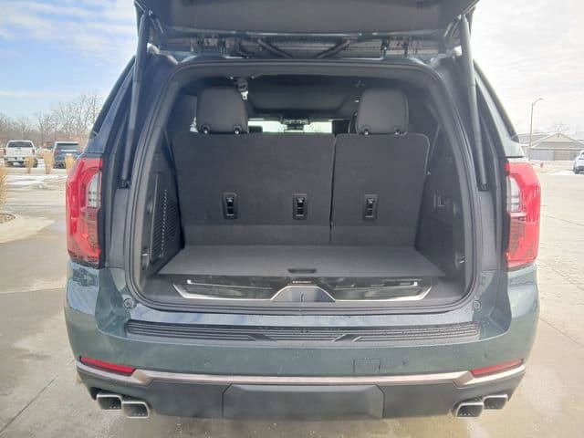 New 2026 GMC Yukon AT4 Ultimate w/ LPO, Illumination Package AWD/4WD image 22