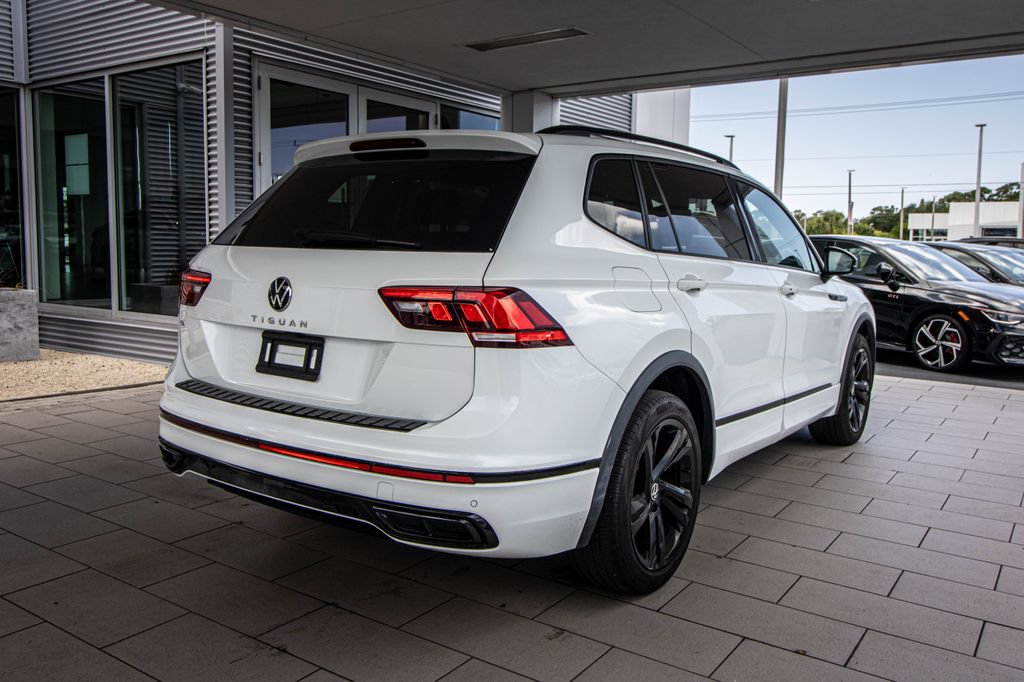 Certified 2023 Volkswagen Tiguan SE R-Line FWD image 2