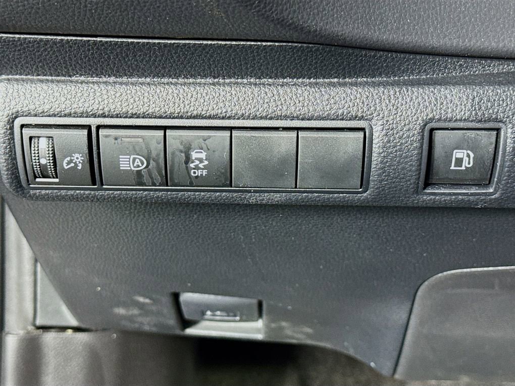 Used 2025 Toyota Corolla SE FWD image 14