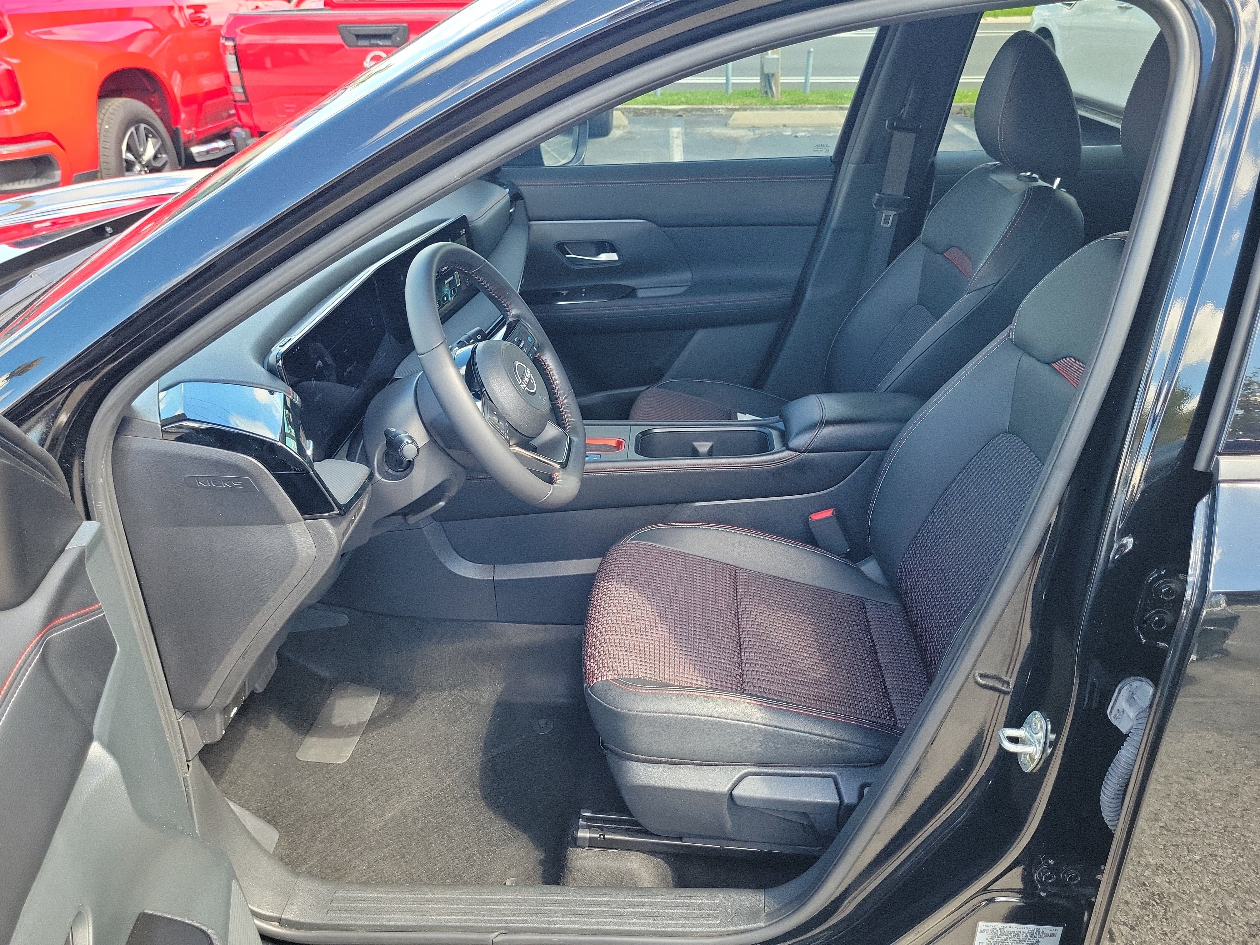 Certified 2025 Nissan Kicks SR AWD/4WD image 12
