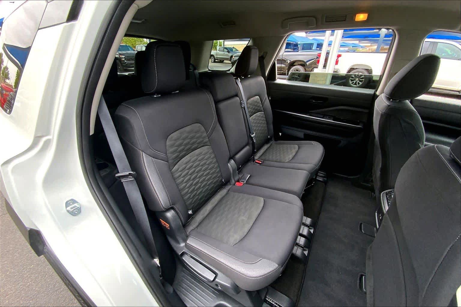 Used 2024 Nissan Pathfinder SV FWD image 20