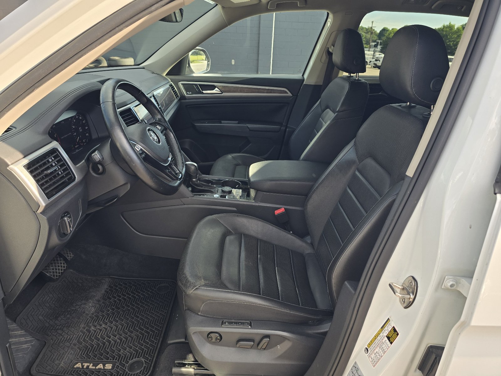 Used 2018 Volkswagen Atlas SEL Premium AWD/4WD image 13