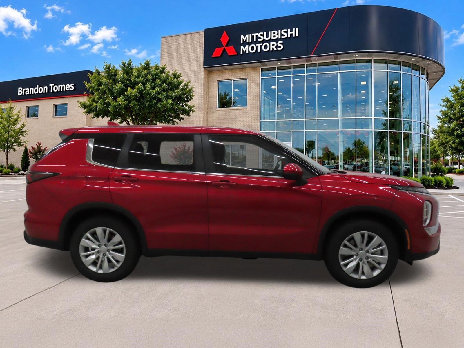 New 2026 Mitsubishi Outlander ES FWD image 2