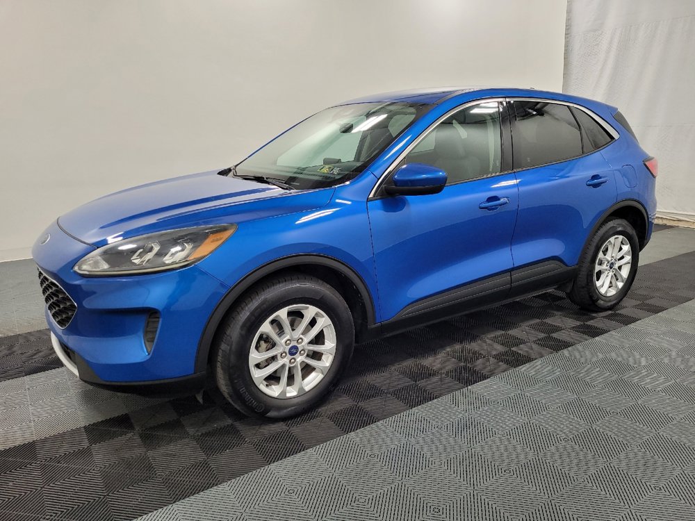 Used 2020 Ford Escape SE image 2