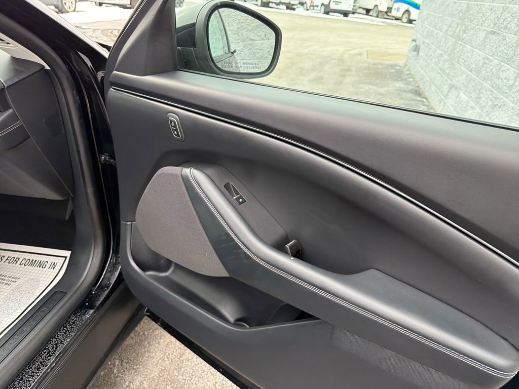 Used 2025 Ford Mustang Mach-E Select image 12