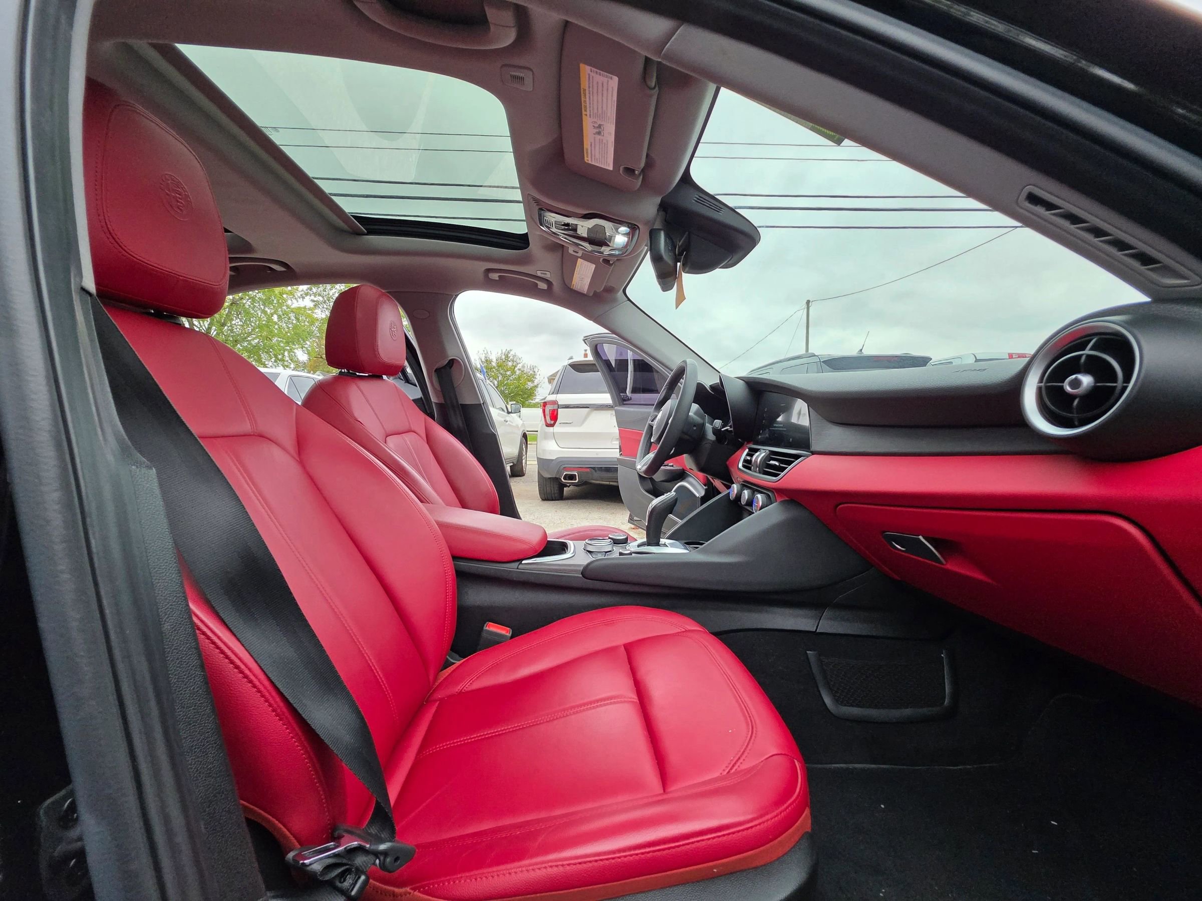 Used 2021 Alfa Romeo Giulia Ti w/ Nero Edizione image 15