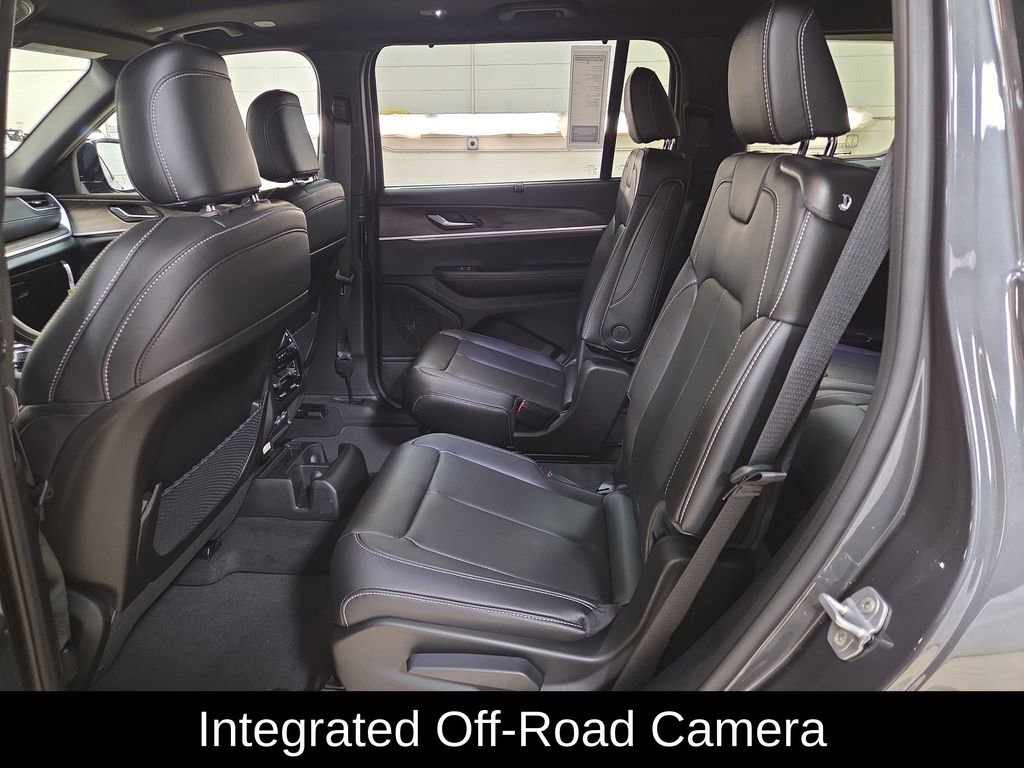 New 2025 Jeep Grand Cherokee L Limited w/ Luxury Tech Group II image 24