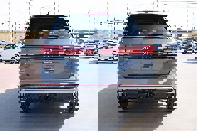 New 2026 Volkswagen Atlas Peak Edition image 5