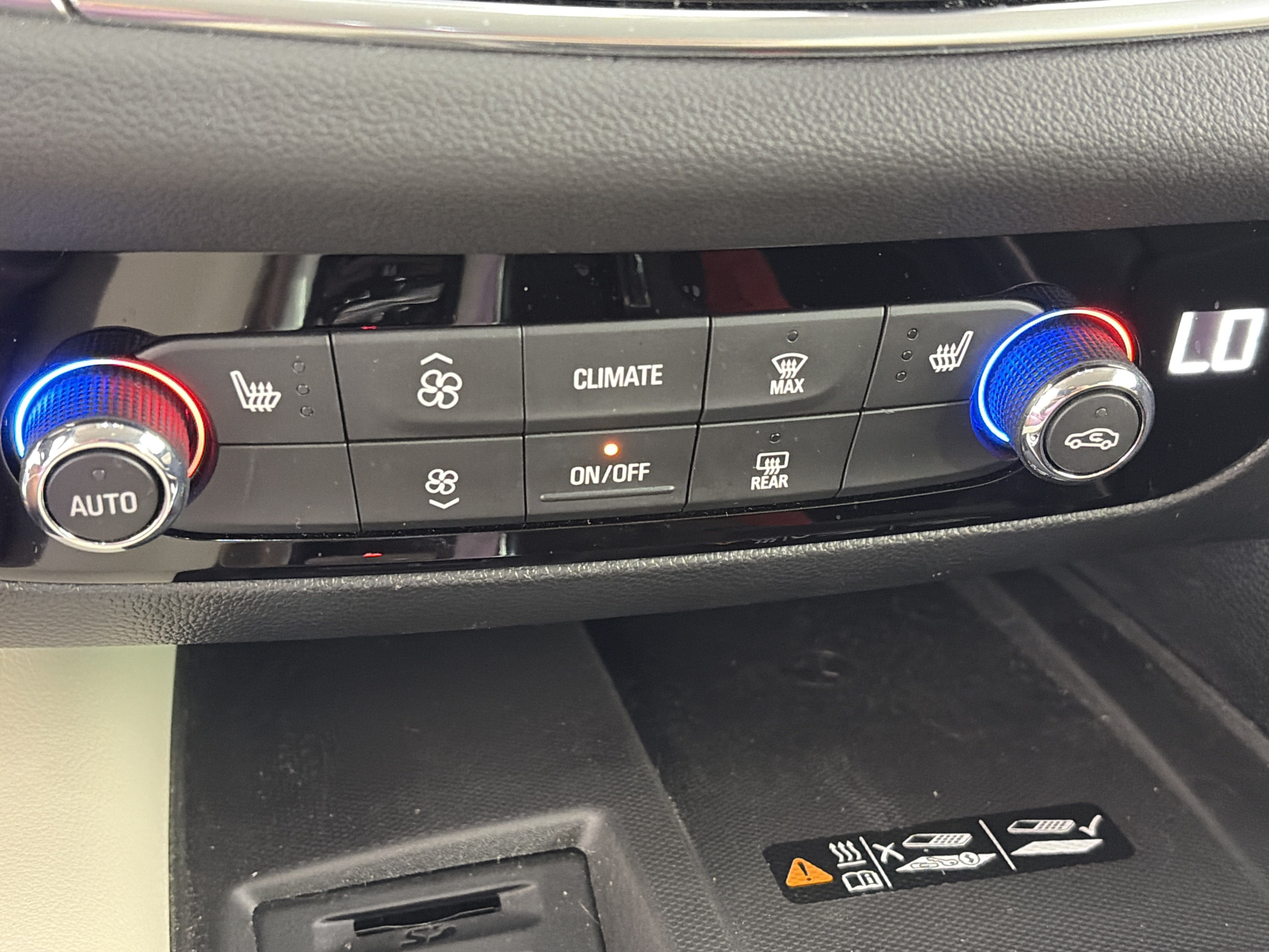 Used 2024 Buick Enclave Essence FWD image 24