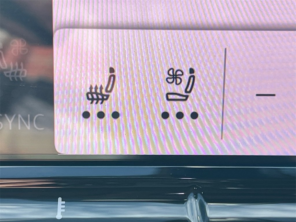 Used 2024 Volkswagen Atlas SE image 31