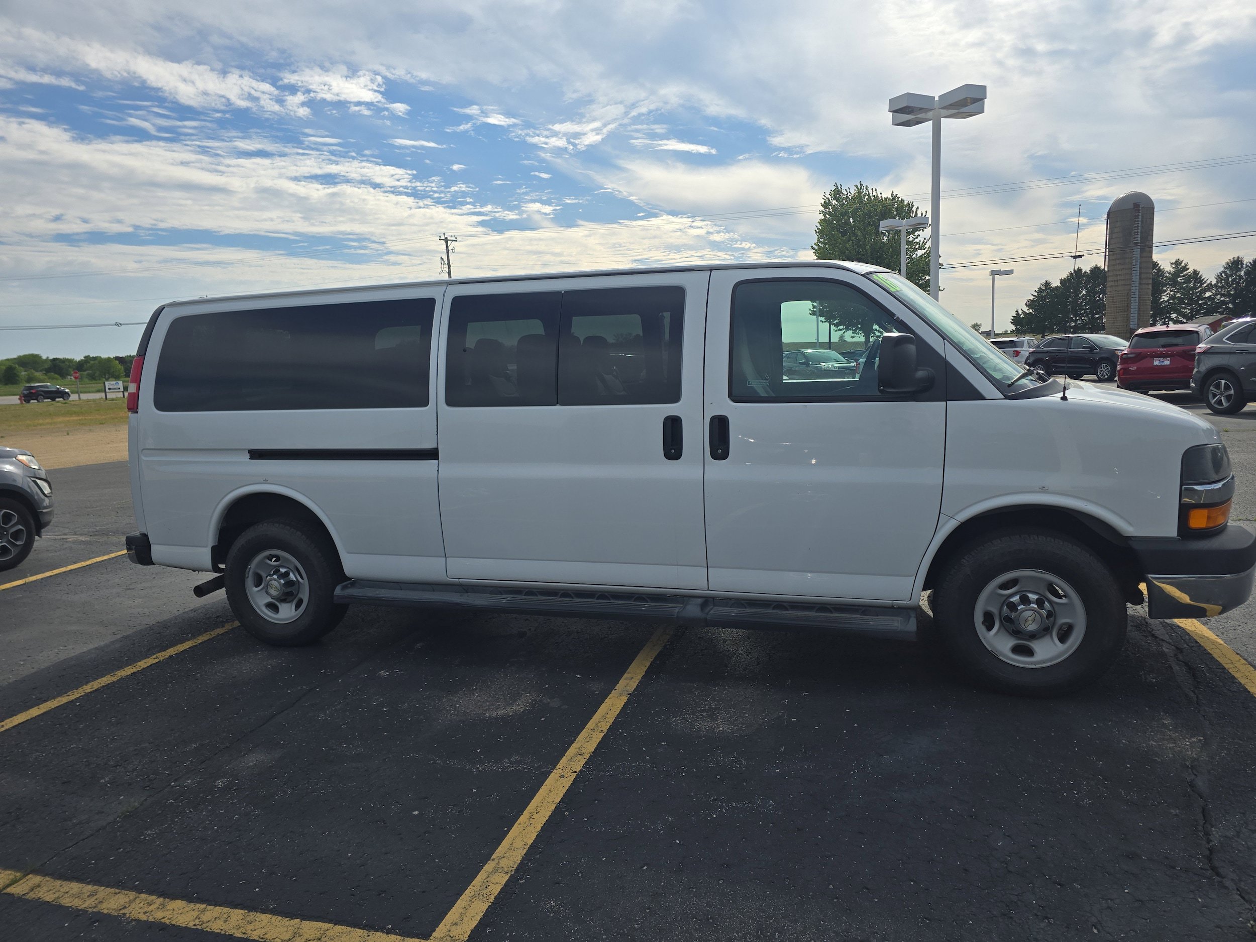 Used 2016 Chevrolet Express 3500 LT w/ LT Preferred Equipment Group RWD image 6