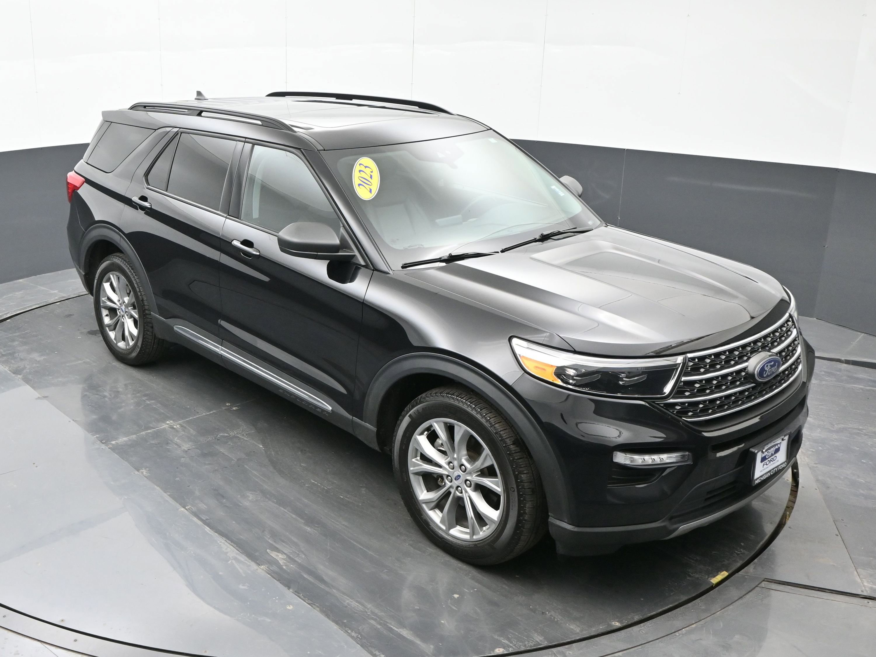 Used 2023 Ford Explorer XLT w/ Equipment Group 202A image 32