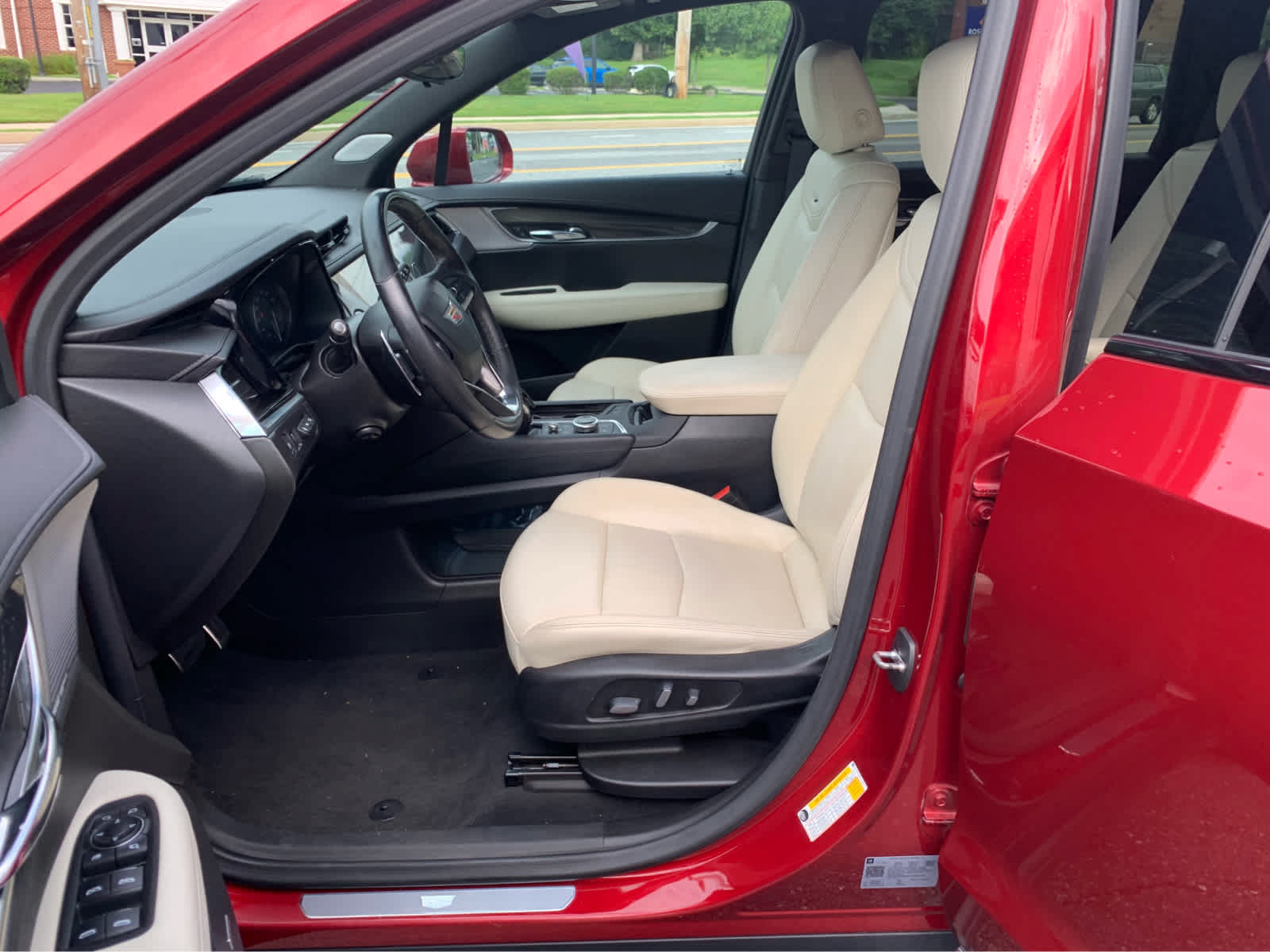 Used 2020 Cadillac XT6 Sport AWD/4WD image 12