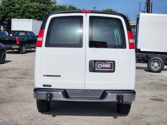 Used 2025 Chevrolet Express 2500 w/ Driver Convenience Package RWD image 6