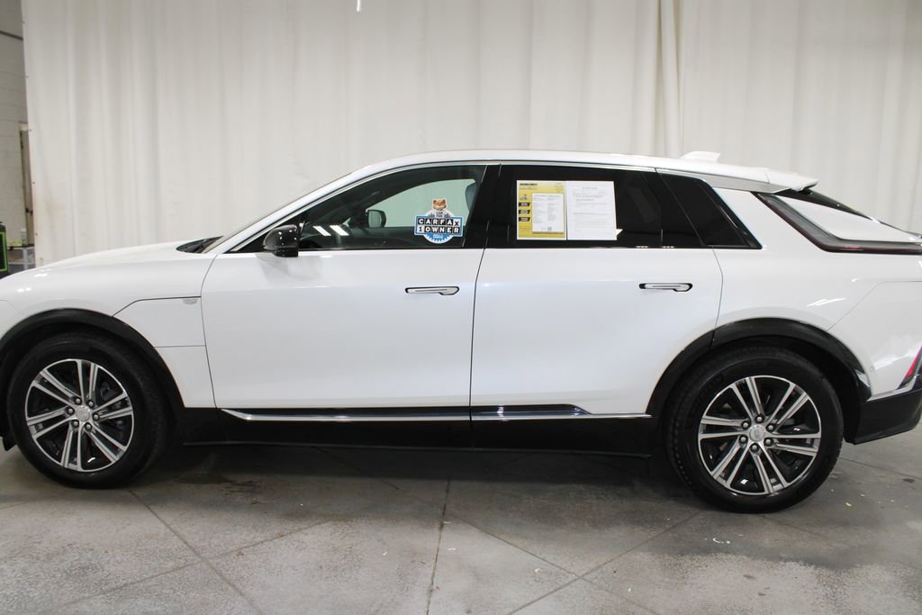 Used 2024 Cadillac Lyriq Luxury image 6