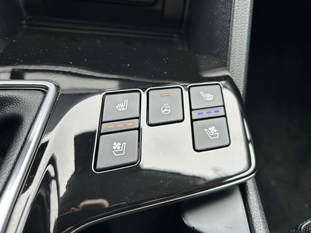 Used 2023 Kia Sportage SX image 30